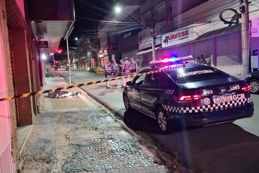 Morador de rua tenta roubar mulher e é agredido até a morte por grupo