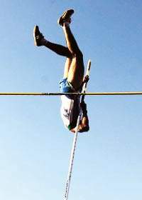 Os 3,6 m no salto com vara de Odirlei Pessoni foram só para o treino de ontem. Na copa do fim de semana ele espera ir mais alto para vencer a categoria adulto