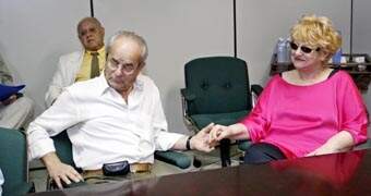 O vice-prefeito Ary Balieiro e a esposa dele, Maria Inês Archetti, que foi obrigada a deixar a Secretaria de Ação Social, após Lei antinepotismo. “Deixo a pasta de cabeça erguida”, disse ela