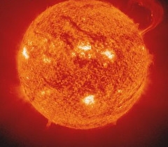 <b>DESTRUI&Ccedil;&Atilde;O EM LARGA ESCALA</B> - Uma tempestade solar &eacute; capaz de paralisar a rede el&eacute;trica, causar interfer&ecirc;ncias nos sinais de r&aacute;dio, afetar os sistemas de navega&ccedil;&atilde;o a&eacute;reos, as 