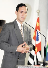 DE OLHO NO SERVI&Ccedil;O - O delegado Mauri de Camargo Segui, Seccional de Franca, receber&aacute; Rafael Rabinovich
