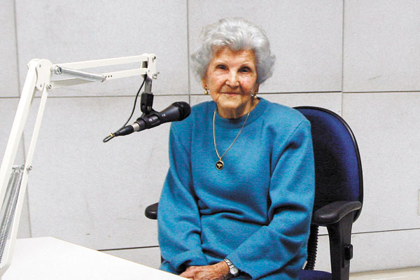 Ontem, Dia Internacional da Mulher, também foi aniversário de uma querida amiga de todos nós da rádio Difusora: Dona Augusta Pousa Paludeto completou invejáveis 96 anos de idade, numa lucidez total. Foi casada com o saudoso sr. Geraldo Paludeto, com quem 