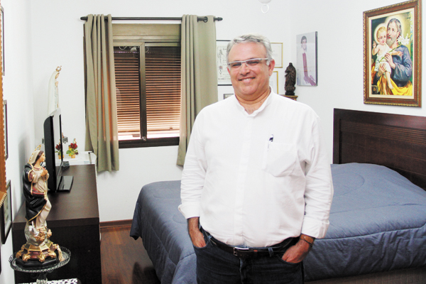 Vamos antecipando nosso abraço ao querido sacerdote, monsenhor José Geraldo Segantin, que estará aniversariando dia 21, próxima sexta-feira. Com certeza, vai receber muitos cumprimentos de fiéis e amigos, que o admiram, como pessoa e por sua atuação como 