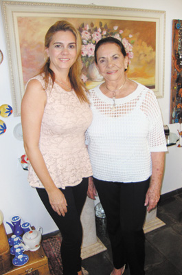 Renata Assaid (acaba de  inaugurar sua loja) e  mamãe Marisa Assaid