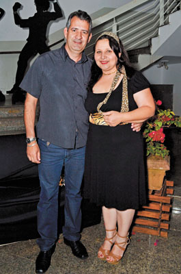 Em noite beneficente:  Cícero Tomé  e Rejane Lemos.