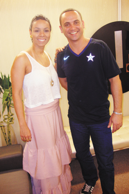 Patrícia Mendes (vocal)  e Otraganiz Neto (violão): do Bossa Classe.
