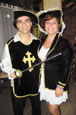 Recordando colunável Festa a Fantasia. Hoje como casal Júlio Lucas-Rosana