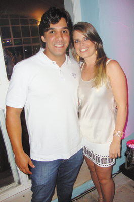 No Clube de Campo:  Murilo Arruda  e Patrícia Garcia