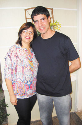 Dadá Haddad e  filho Gabriel Púglia  no Vilage Felicitá