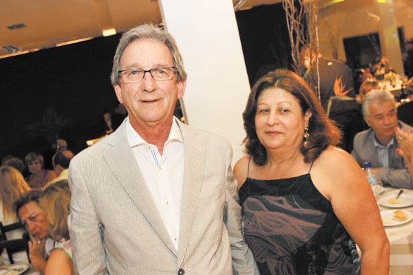 Mudando de idade amanhã, o José Carlos Brigagão do Couto, presidente do Sindicato da Indústria de Calçados de Franca. Casado com Maria Teresa Freitas Couto, tem os filhos Gustavo, Juliana e Rogério e ainda 4 netos. Vamos daqui antecipando nosso abraço ao 