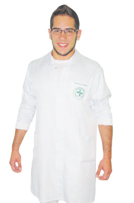 Colírio: Marcelo Barbosa Ferreira, 22 anos, graduando-se biomédico no fim deste ano, trabalha no laboratório Unimed/Centro. É muito tranquilo, gosta de curtir família, frequenta academia (faz jiu-jitsu). Depois, pretende graduar-se também em Educação Físi