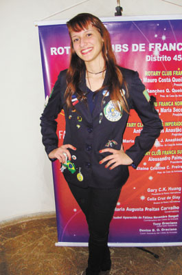 Isabella Tofanin Costa  despede-se de Franca
