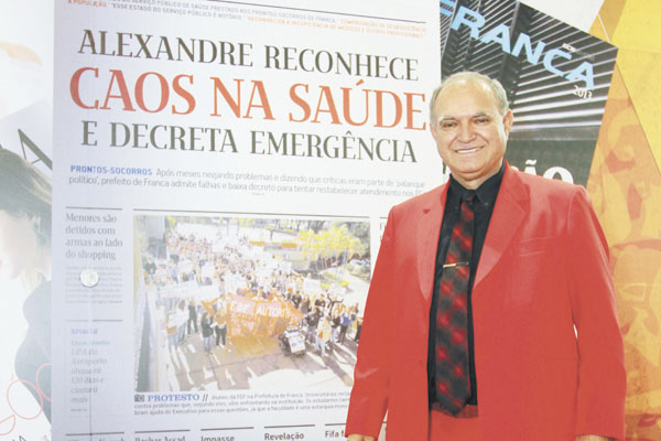 Foto de arquivo mostra o vereador e candidato a deputado estadual Laercinho (PP) em frente ao estande do GCN, na Francal