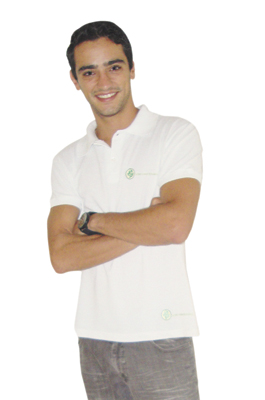 Colírio: Rafael Ferreira, 25 anos, graduando-se em Arquitetura e Urbanismo. Gente finíssima, ele se define honesto, humilde, respeitador. Hobby preferido: desenho e surf (desde pequenino). Sonho: um Troller (para esportes radicais). Assessora mamãe Rose e