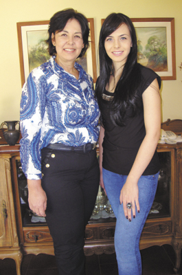 Dalila E. Abdala e filha Milena (lindíssima) preparam malas