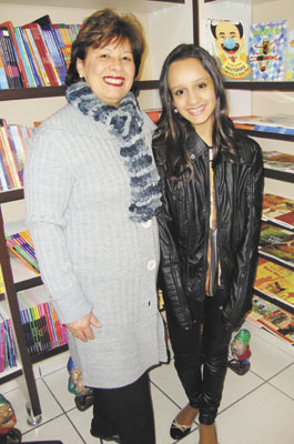 Inez de Oliveira  e sobrinha/afilhada  Nina Maranha Coelho
