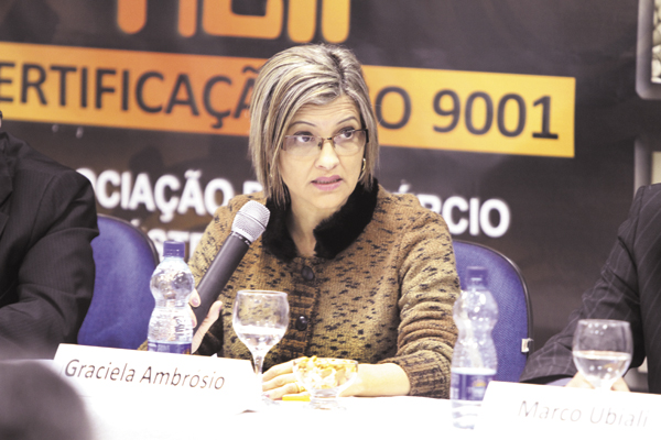 A candidata a deputada federal pelo PP Delegada Graciela torce por Paulo Maluf, para tentar chegar a Brasília