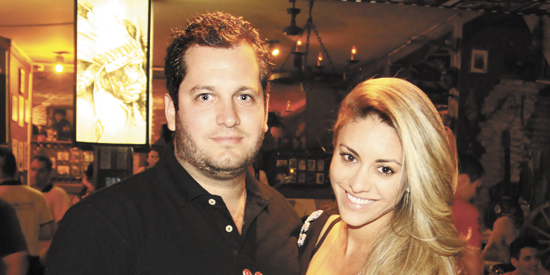 Marília Celini e Cauê Gazel ficarão  noivos na noite de hoje