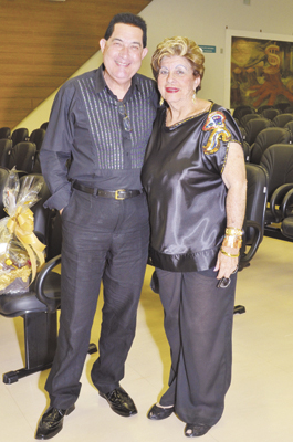 Eu e mamãe Augusta  Caleiro (hoje, feliz, aniversariando)