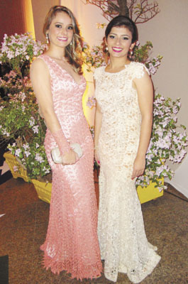 Muito chiques no “Top”: Juliana Batista e  Cínthia Pinheiro (do GCN).