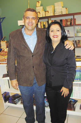 José Antônio Coelho- Vanessa Maranha. Ele  aniversariou dia 19,  ela lança livro hoje