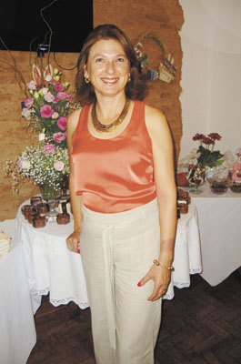 Expert em digitação,  Sônia Meleti aniversaria.