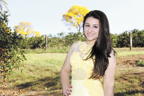 Ontem foi a comemoração dos 15 anos da Marcela Navarro de Faria, completados na quinta-feira, com bonita e agradável recepção no Espaço Chaminé.Com ela, seus papais Pedro e Sueli e seus irmãos Júlia e Eduardo. Marcela é minha sobrinha-neta, já que é filha