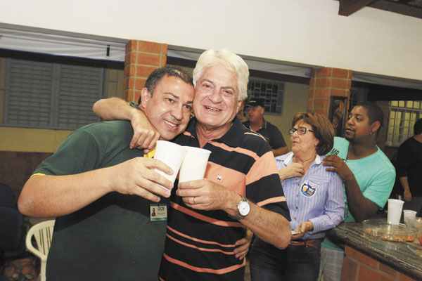 Este colunista e o deputado estadual por Franca, Roberto Engler, na noite de domingo em encontro exclusivo
