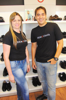 Na loja me atenderam:  Adriana Nogueira e Rafael  Nakamura (elegantíssimo)
