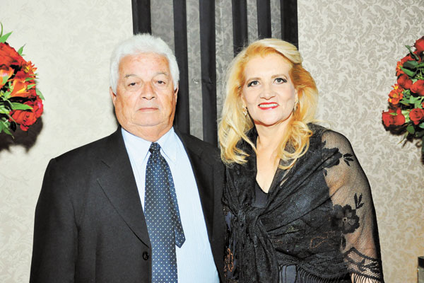 Nossa homenagem ao colega de comunicação e amigo Jovassi Correia Dias e esposa Jualice Pereira Dias, que estão festejando suas Bodas de Ouro. O abraço vai também aos seus filhos: a Jôsi Correia Dias e Jovassi Júnior, que lhes deram as netas Isabela e Juli