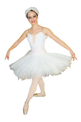 Bruna Anawate. Linda! E talentosa bailarina clássica (no “Carla Pacheco”, onde encerra o Avançado e em 2015 inicia o profissionalizante/mais 3 anos de dedicação e amor ao balé). Bruna chega aos 15. Com superfesta no Centro Médico (agradeço belíssimo convi