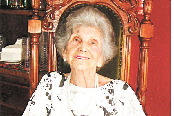 O abraço muito especial neste 8 de março, Dia Internacional da Mulher, vai para a dona Augusta Pousa Paludeto, que hoje completa seus 97 anos de vida. Viúva do saudoso sr. Geraldo Paludeto, tem os filhos Ângelo, Maria Augusta e Doralice, além de 10 netos 