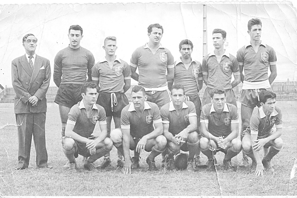 Fundado no ano de 1955, o querido Yara Clube de nossa cidade estará completando no próximo dia 1º de Maio, sexta-feira, 60 anos de existência, com um almoço em sua sede, no Recreio Campo Belo. Era costume promover, anos atrás, o famoso Baile Noite Colorid
