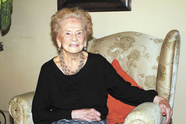 Parabéns dona Nenê Ewbank Seixas