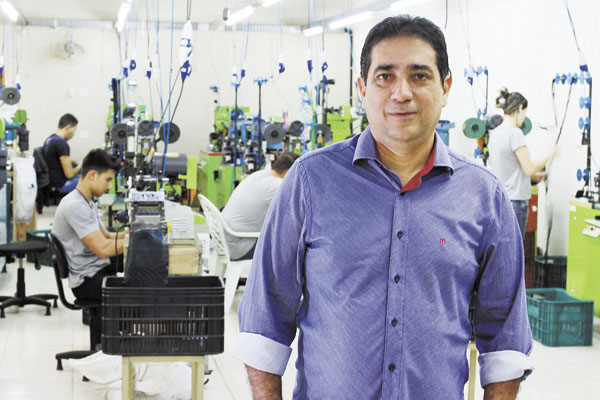 O empresário Renato Raimundo, comandante da Stick Fran Componentes para Calçados, lançou na semana passada a Fashion Shoes-Calçados e Acessórios, a ser realizada em agosto, buscando movimentar ainda mais o setor. Conheci mais de perto o Renato, quando de 