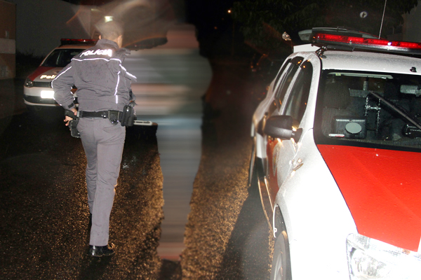 Suspeito é preso por Policial Militar e levado à delegacia