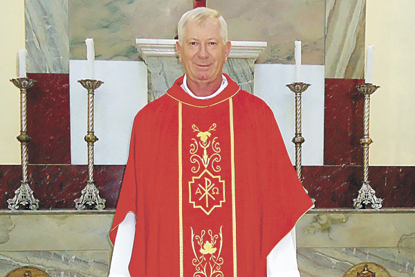 Depois de amanhã, dia 4 de agosto, será comemorado o Dia do Padre. A Câmara Municipal decidiu realizar uma sessão solene no próximo dia 14, homenageando este ano dois sacerdotes representando os demais. Foram escolhidos o Padre Dalmácio Garcia de Freitas,
