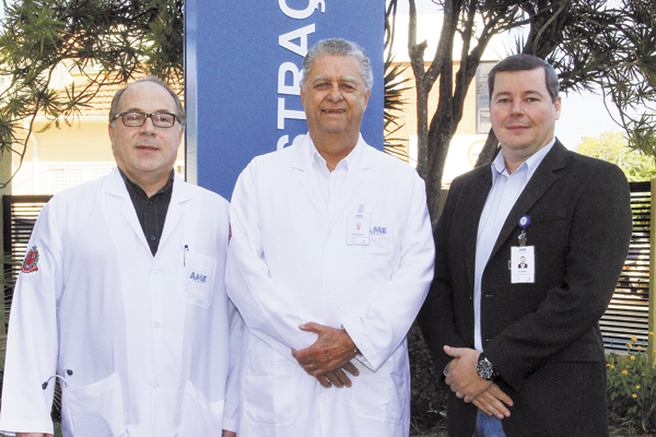 A convite da direção do AME, lá estive esta última semana conhecendo todas as instalações e a dinâmica de atendimento dos pacientes que são encaminhados para consultas, pequenas e médias cirurgias, tudo como se fosse num consultório particular, ou às veze