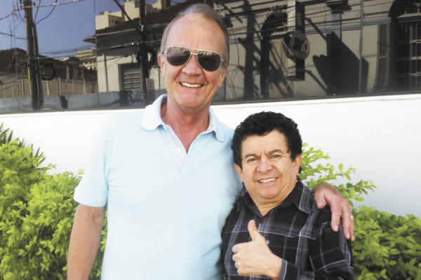 Casualmente, encontrei-me dia desses ali no Centro da cidade com o muito simpático Solimões, da dupla com o Rionegro, rendendo bom papo sobre as atividades, quando me contou que estarão na abertura da badalada Festa do Peão de Barretos, já nesta próxima q