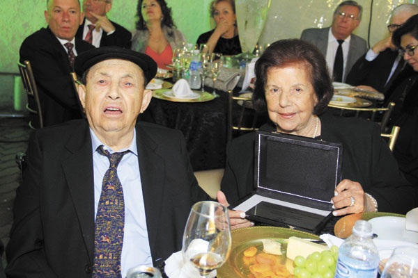 Quem aniversaria hoje é a dona Luiza Trajano Donato, mulher do Pelegrino José Donato. O casal muito simples e simpático foi quem deu início ao Magazine Luíza, que veio a se tornar essa potência, sempre sob o olhar experiente de ambos. Para quem não sabe, 