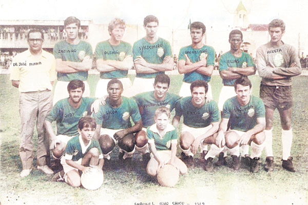 A tradicional e querida A.A. Francana completa amanhã 103 anos. Depois de muitas alegrias, chegando até a principal divisão do futebol paulista em 1987, vive agora uma fase das mais tristes e desacreditadas. Tomara que reencontre o caminho de volta ao lug