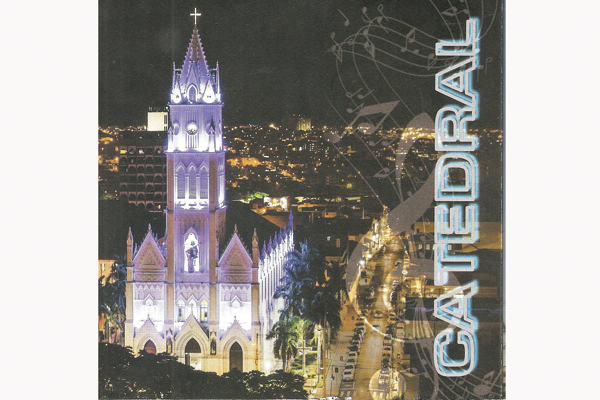 O CD do Padre José Geraldo (confira a capa acima), já à venda, traz as seguintes músicas:1) Eu te amo Nossa Senhora. 2)Creio em Tí. 3) Gente Nova. 4) Flor Mamãe. 5) Oh. Jesus Amigo. 6) Utopia. 7) Oração à Mãe Maria. 8) Meu Velho Pai. 9) Paz do meu amor. 1