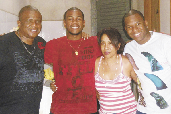 Querido companheiro da comunicação, Marcelo Valim, mudou de idade exatamente no dia de Natal, e continua recebendo muitos cumprimentos. Ele é colega da Rádio Difusora e Grupo GCN, além de provável candidato a vereador neste próximo ano. Casado com a Sandr