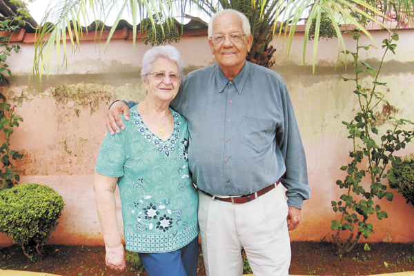 Na próxima sexta-feira, 22 de janeiro, o casal César Melo e Leonor Pauline Melo comemoram suas Bodas de Ouro