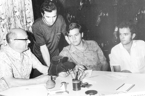 Se vivo estivesse, o saudoso e grande comandante industrial, sr. Hugo Bettarello teria completado esta última semana cem anos de vida. Infelizmente partiu bem antes, mas deixou sua marca na história de Franca. Em breve teremos um memorial como lembrança d