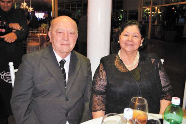 Quem aniversaria hoje é o muito querido médico Joaquim Pereira Ribeiro, fundador e um dos diretores do Hospital São Joaquim-Unimed. É também, há anos, uma das lideranças políticas em Franca. Um abraço ao querido amigo, extensivo à esposa, Dalel, filhos e 