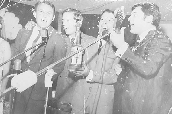 Como forma de homenagem a um querido amigo que partiu nesta última semana, deixando a todos muito tristes, estou publicando esta foto, que relembra alguns dos melhores momentos de sua vida. Falo do Ademar Rodrigues Alves Filho, o Mazo, que foi um dos fund