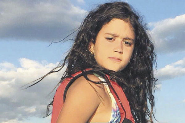 Na próxima terça-feira, dia 19, minha neta Marina Lima Rodrigues estará completando 10 anos. É filha do Luís Carlos Costa Lima e da minha filha Roberta Sanches Rodrigues. Um beijo meu, da Vovó Cida, dos avós paternos, Luís e Leila, da irmã Maria Gabriela,