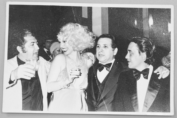 A muito alegre e comunicativa Elke Maravilha, que fez sucesso como jurada de programas de televisão, morreu na última semana aos 71 anos. Numa das primeiras Noite E.P. da colega e amiga Patrícia, ela trouxe até aqui a Elke. Nesse evento, no Clube de Campo