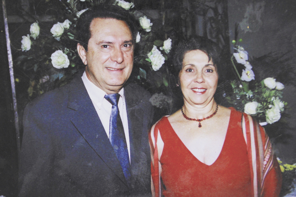 Aconteceu na noite de ontem a posse dos novos diretores da Sociedade Beneficente Irmãos Italianos Unidos, com sede no Calçadão da Voluntários. O casal que assumiu o comando, até o final do próximo ano, é o Pedro Tasso e Maria Luíza de Paula Tasso. Em razã